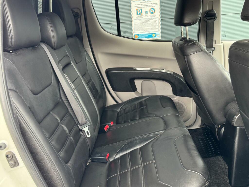 Mitsubishi L200 Dcab Di-d Warrior II 4Wd 176Bhp 2010 White #37