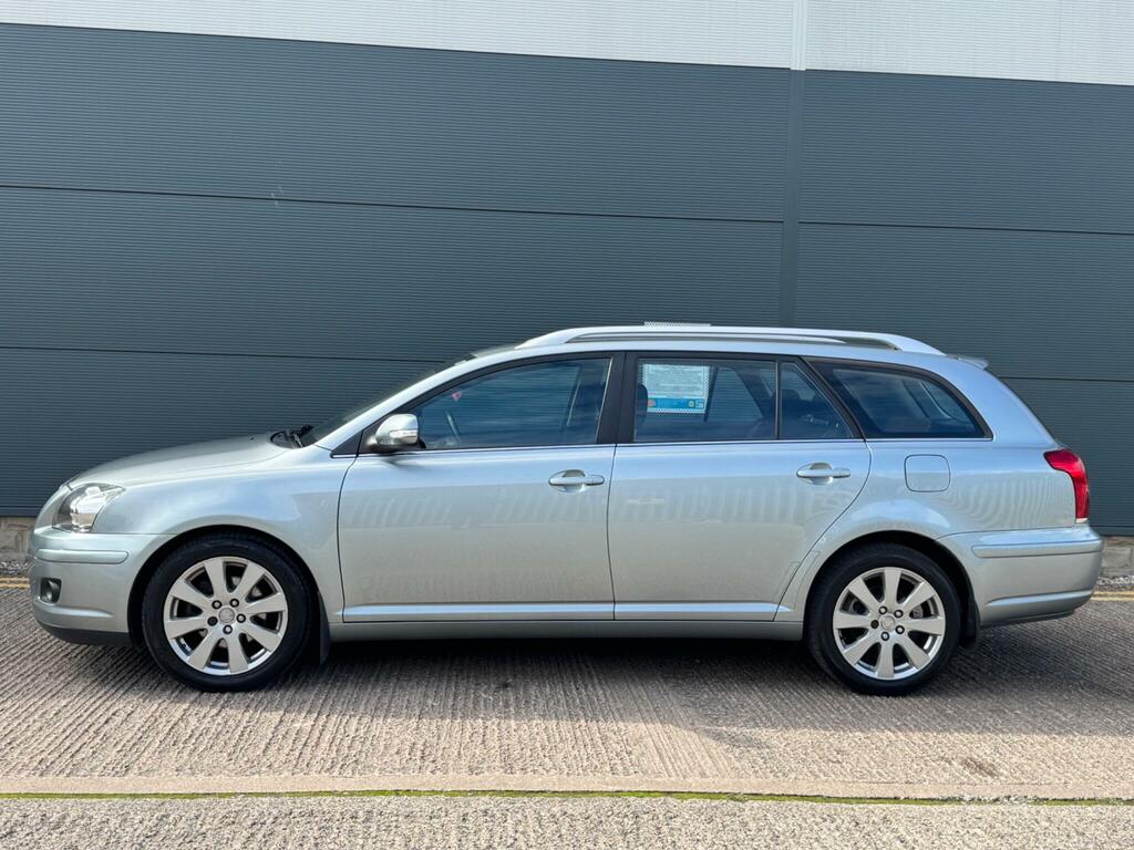Toyota Avensis 2.2 D-4d Tr Silver #2