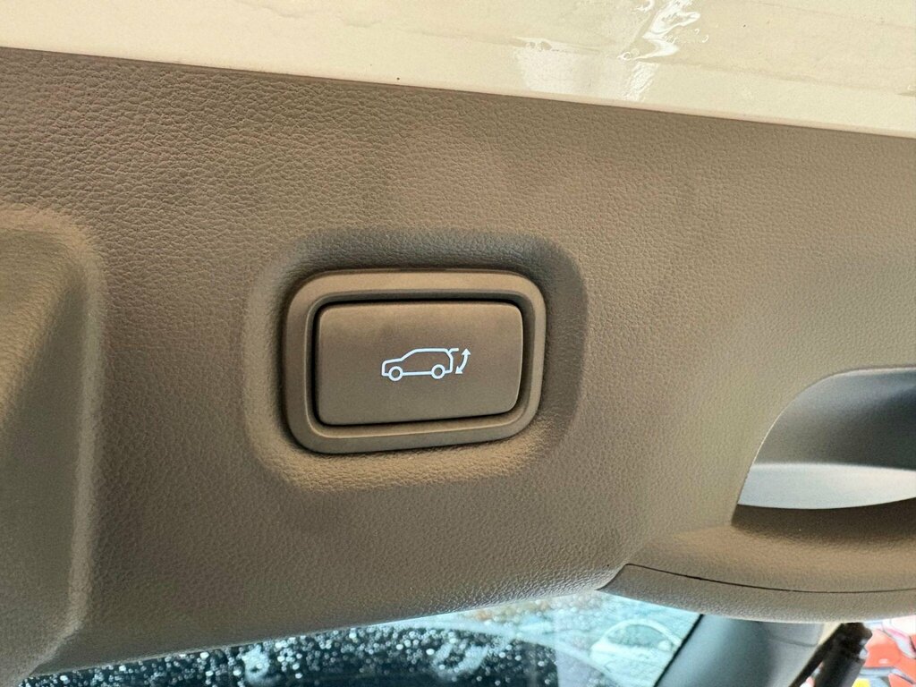 Hyundai Ioniq 5 Hatchback White #33
