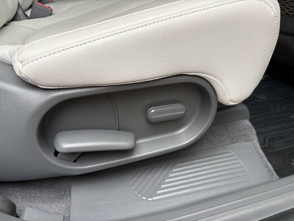 Hyundai Ioniq 5 Hatchback White #44
