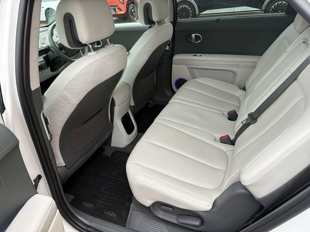 Hyundai Ioniq 5 Hatchback White #27