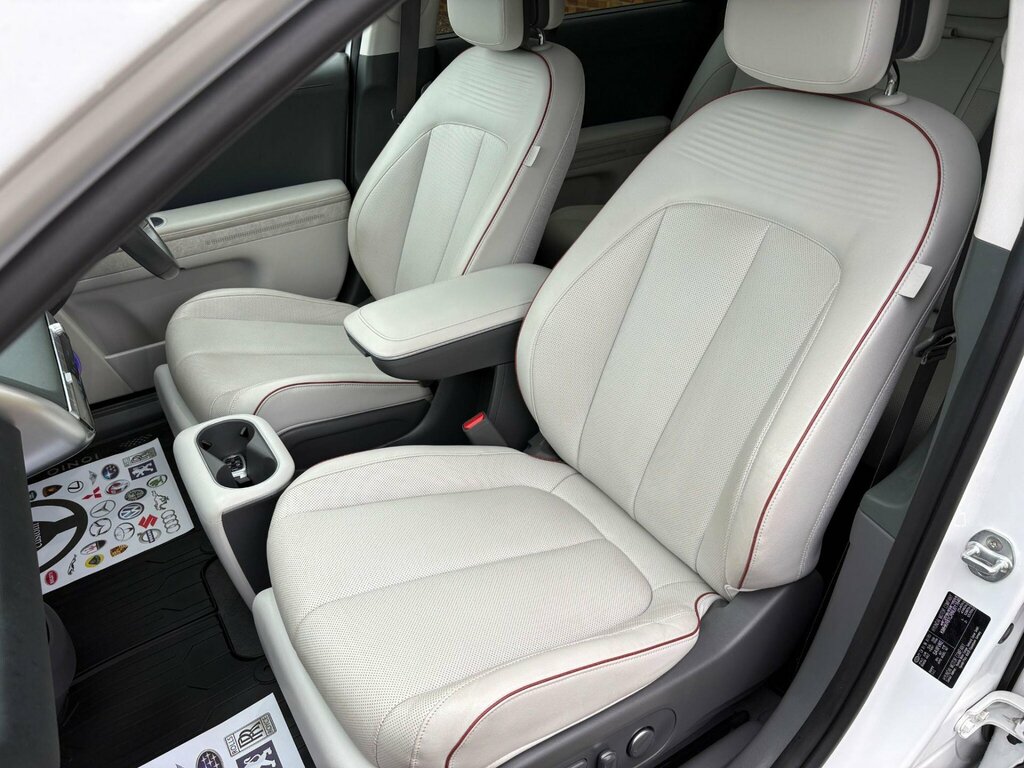 Hyundai Ioniq 5 Hatchback White #26