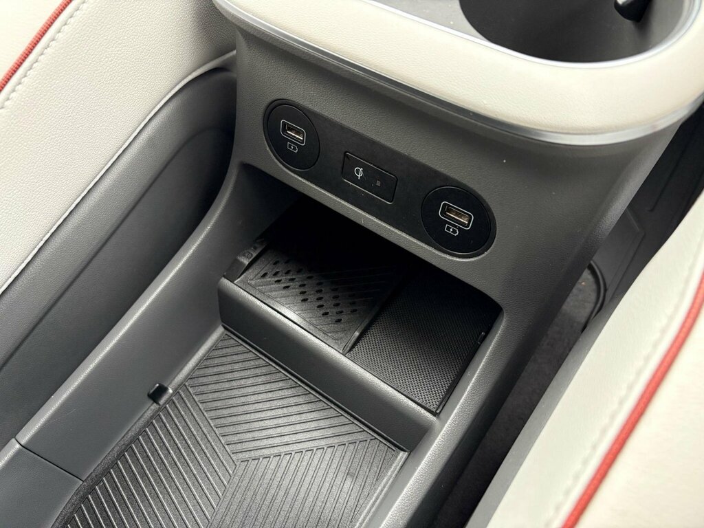 Hyundai Ioniq 5 Hatchback White #53