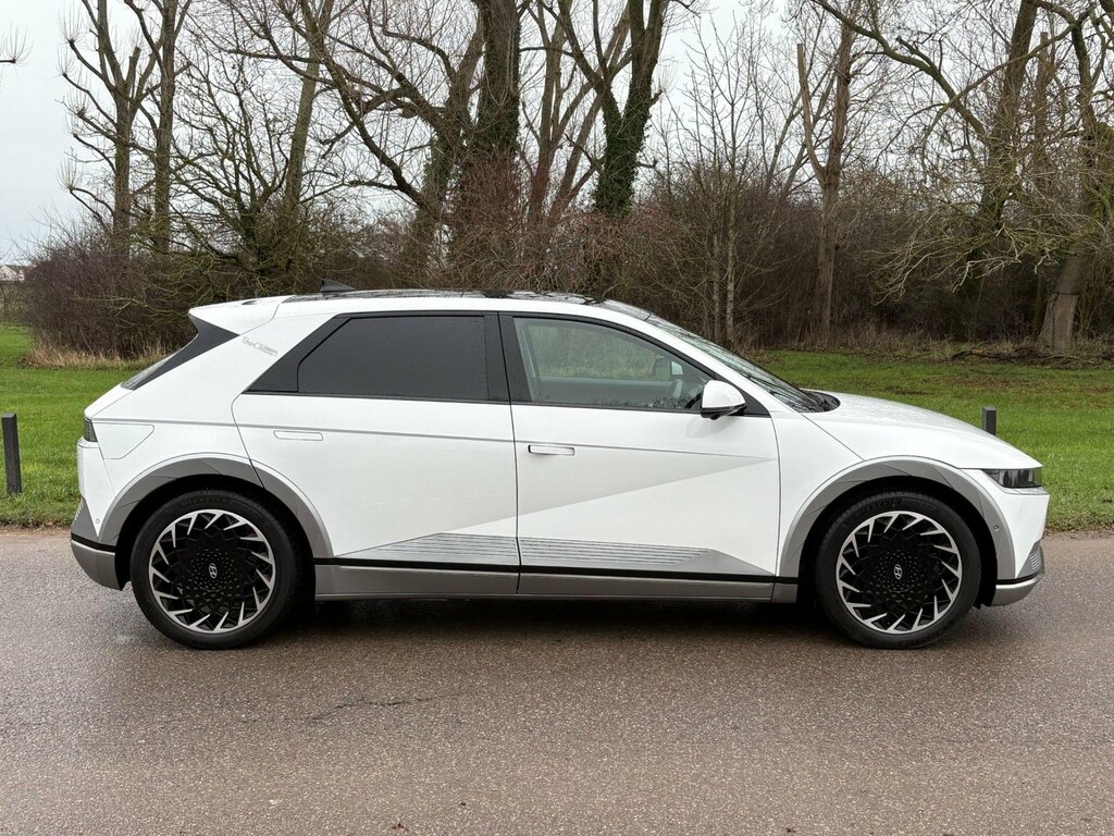Hyundai Ioniq 5 Hatchback White #2