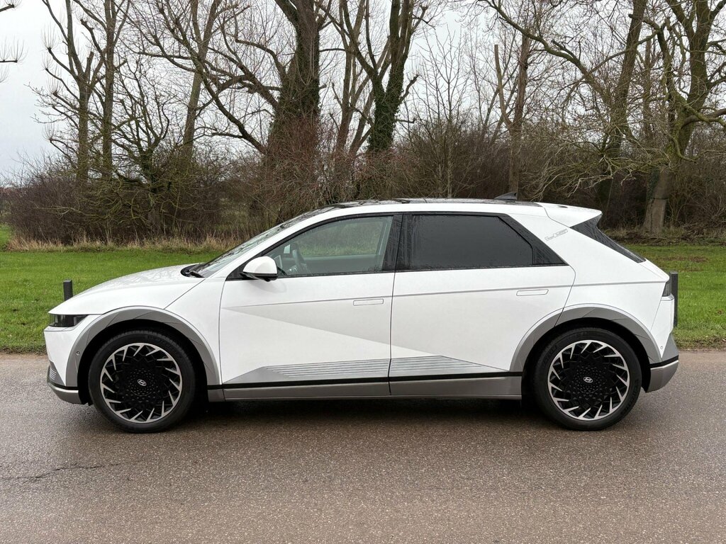 Hyundai Ioniq 5 Hatchback White #9