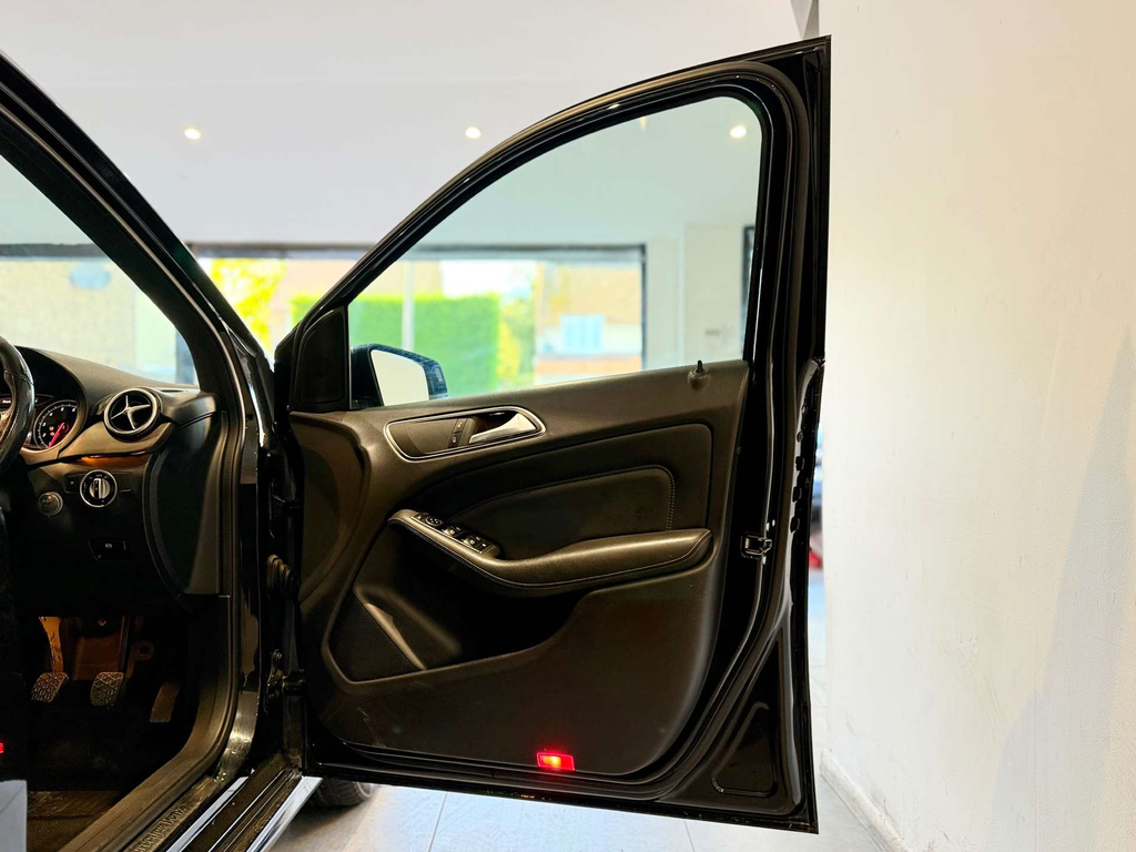 Mercedes-Benz B Class B 200 D Amg Line Premium Black #7