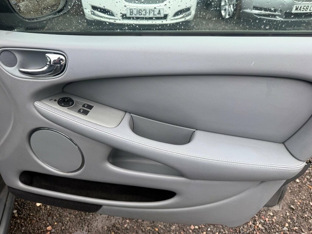 Jaguar X-Type Saloon 2.5 V6 Se Awd 200404 Beige #24