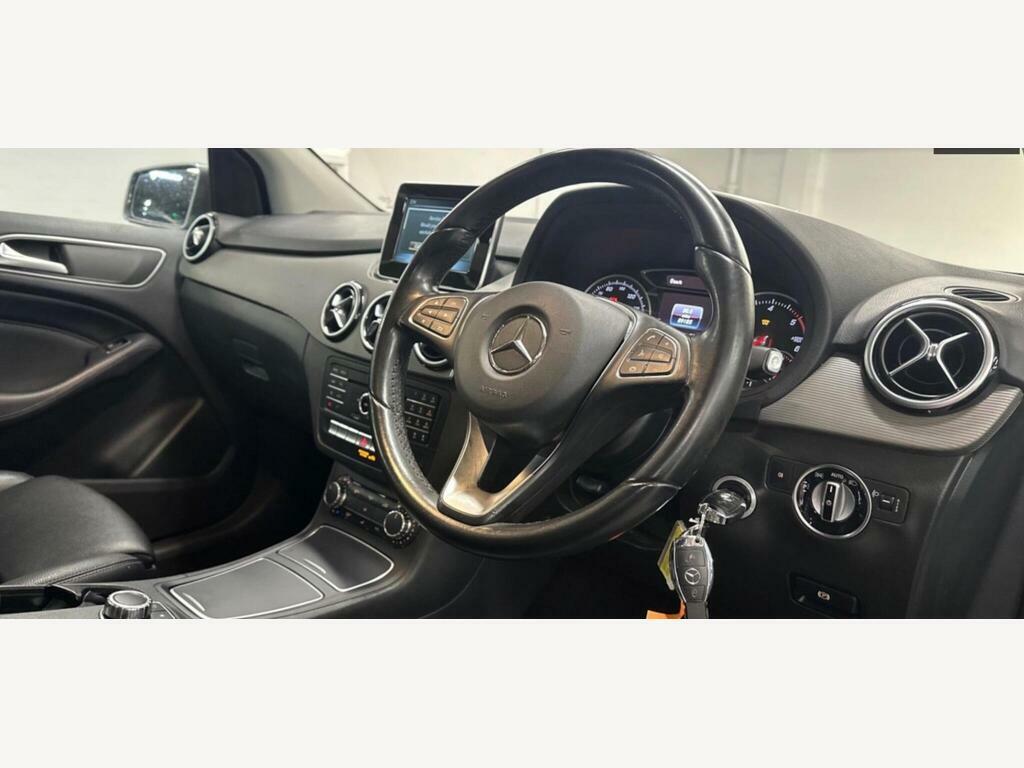 Mercedes-Benz B Class 1.5 B180 Cdi Amg White #2
