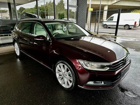 Volkswagen Passat 2.0 Tdi Bluemotion WR65OMG Red #4