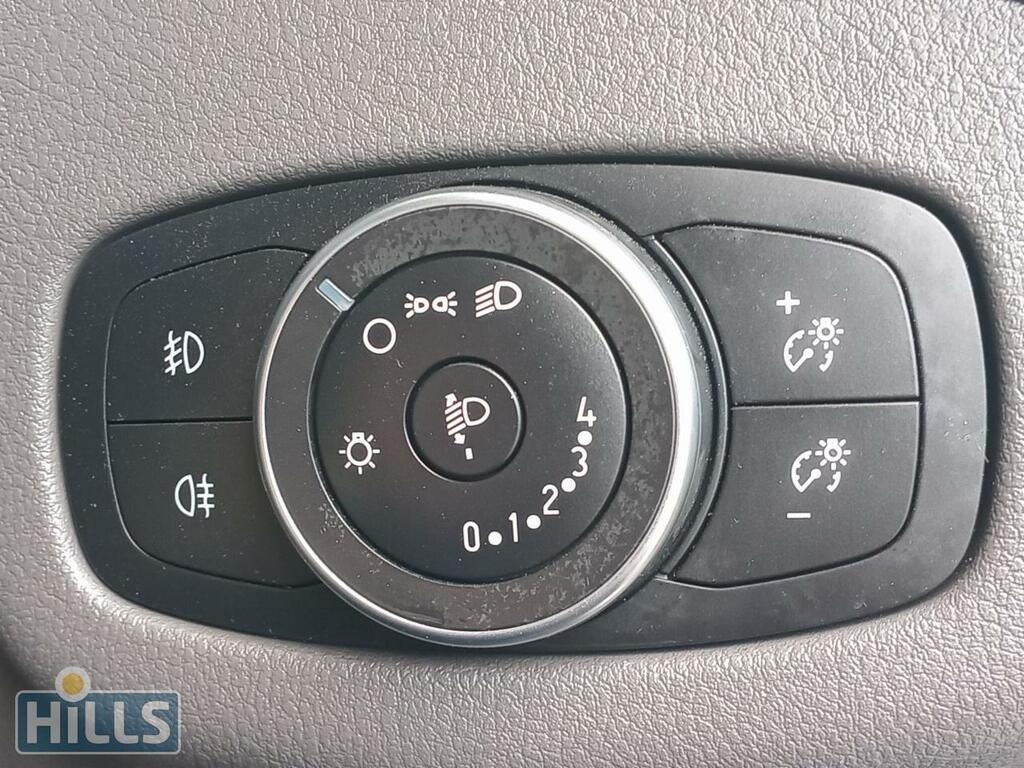 Ford Transit Connect Limited L2 1.5 250 Silver #33