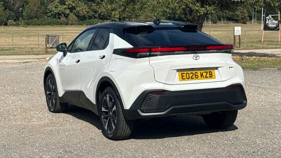 Toyota C-Hr Design Bi-tone White #5