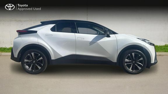 Toyota C-Hr Design Bi-tone White #2