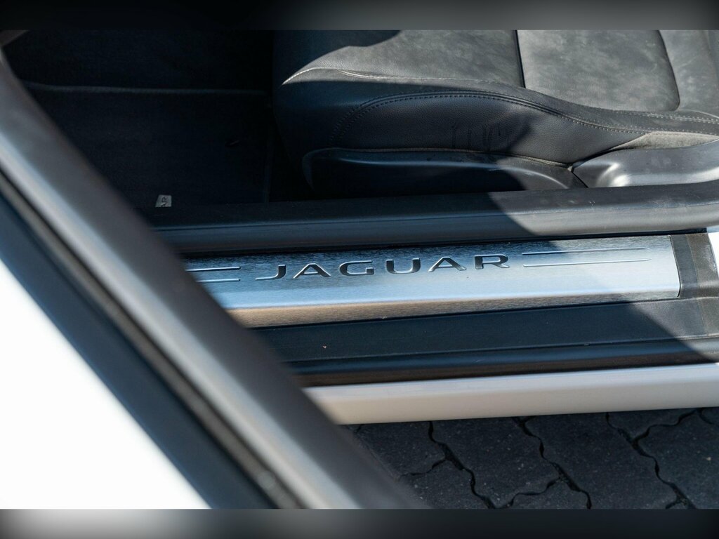 Jaguar F-Type  Black #27