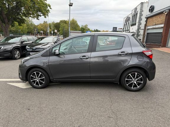 Toyota Yaris Icon Tech 1.5 Hybrid Grey #4