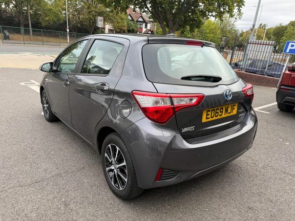 Toyota Yaris Icon Tech 1.5 Hybrid Grey #5