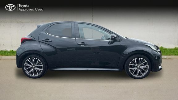 Toyota Yaris Excel Black #2