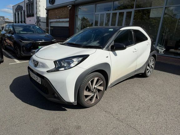 Toyota Aygo X Edge White #5