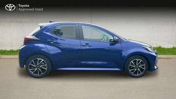 Toyota Yaris Design Hybrid, Navi Blue #2