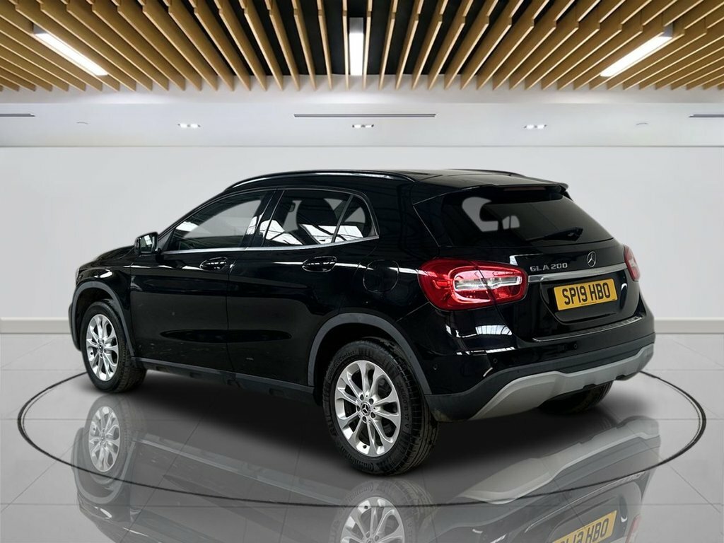Mercedes-Benz GLA Class 1.6L Se SP19HBO Black #6