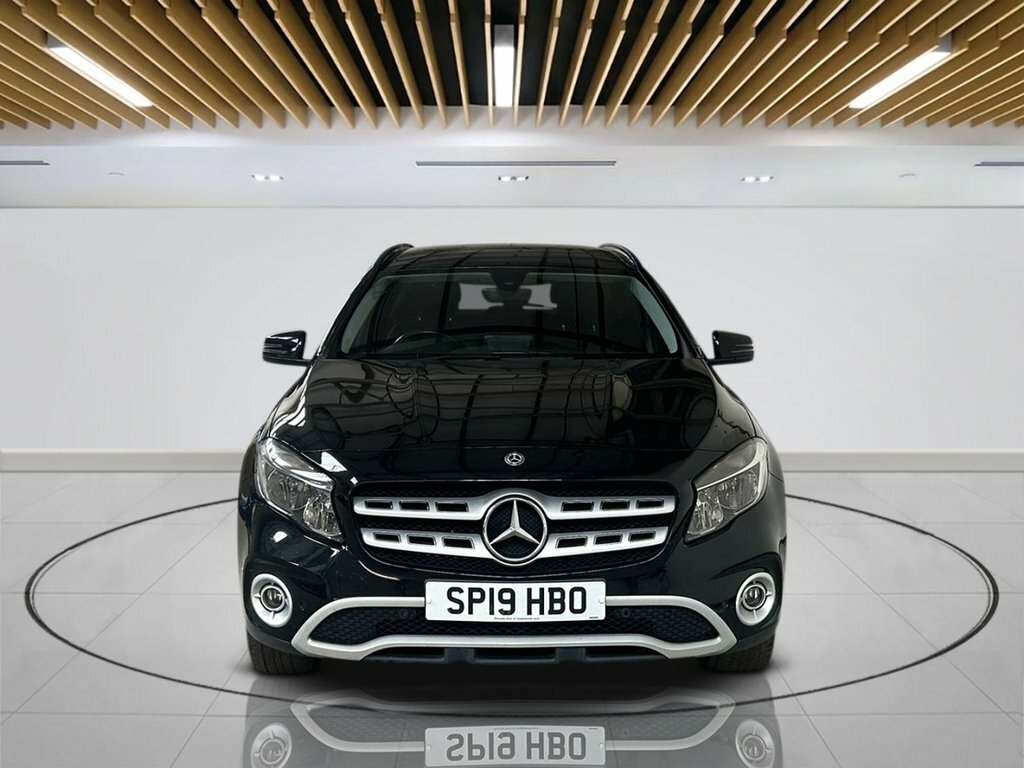 Mercedes-Benz GLA Class 1.6L Se SP19HBO Black #2