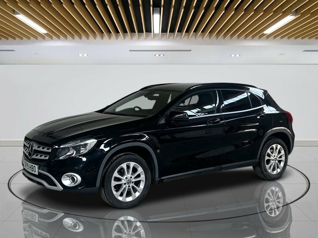Mercedes-Benz GLA Class 1.6L Se SP19HBO Black #4