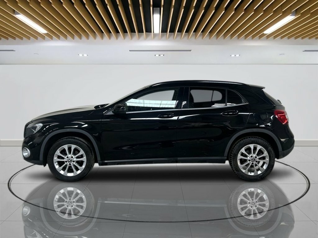 Mercedes-Benz GLA Class 1.6L Se SP19HBO Black #5