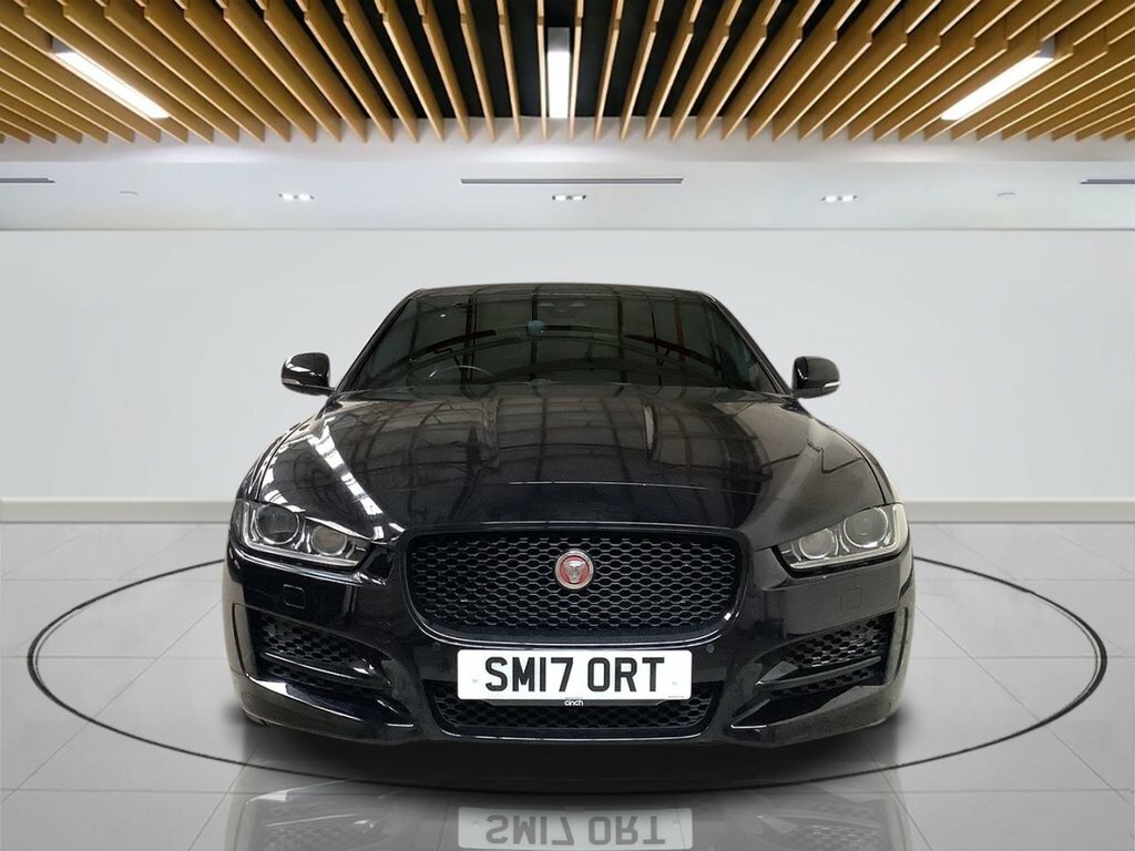 Jaguar XE 2L R-sport Black #2