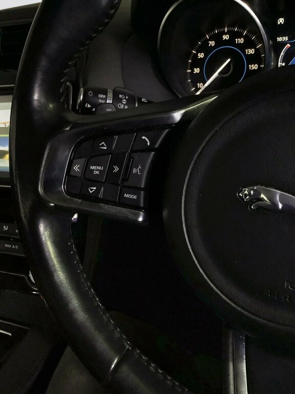 Jaguar F-Pace 2L Prestige Black #15