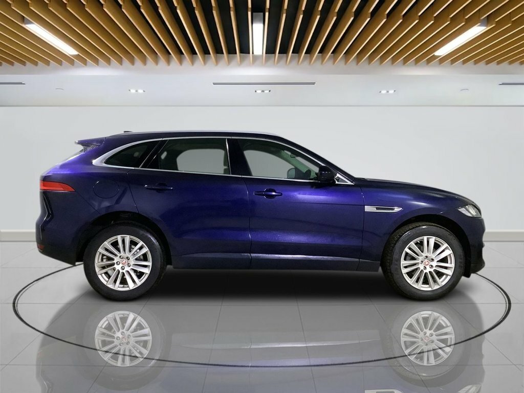 Jaguar F-Pace 2L Prestige Black #8