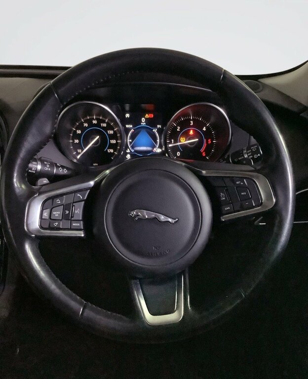 Jaguar F-Pace 2L Prestige Black #13