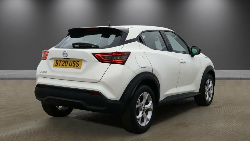 Nissan Juke Acenta White #4