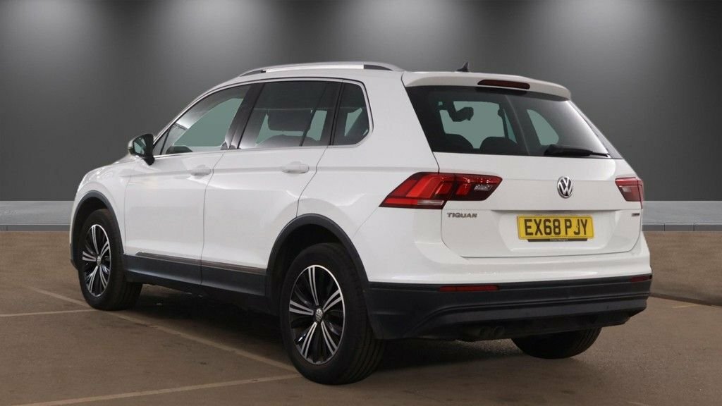 Volkswagen Tiguan 2L Se Navigation White #3