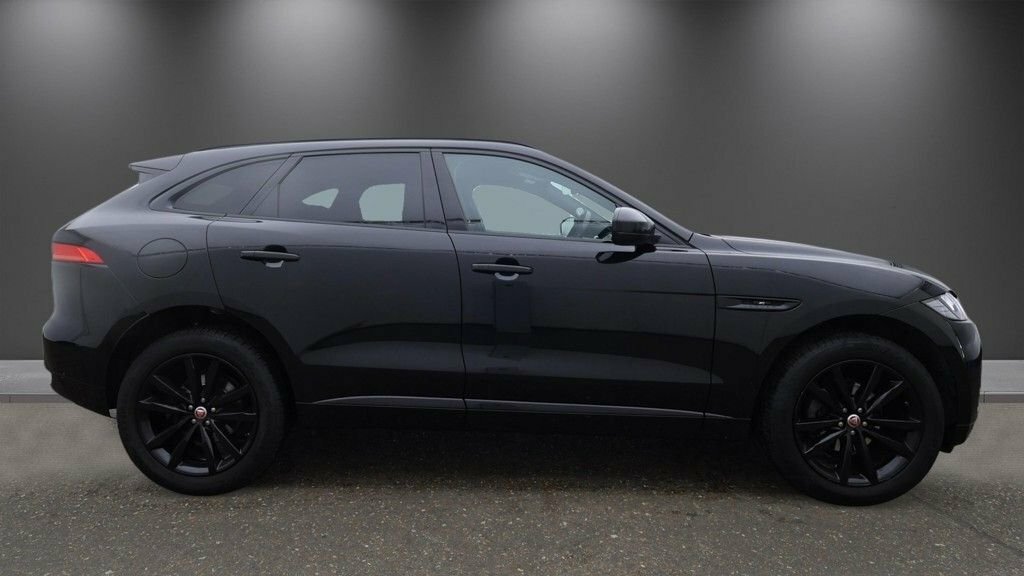 Jaguar F-Pace 2L Chequered Flag Black #5