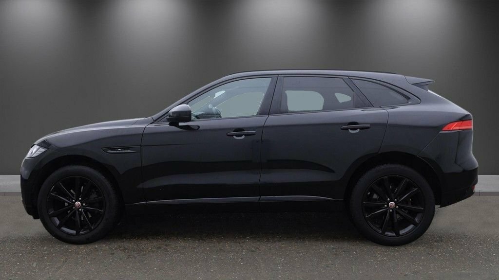 Jaguar F-Pace 2L Chequered Flag Black #6