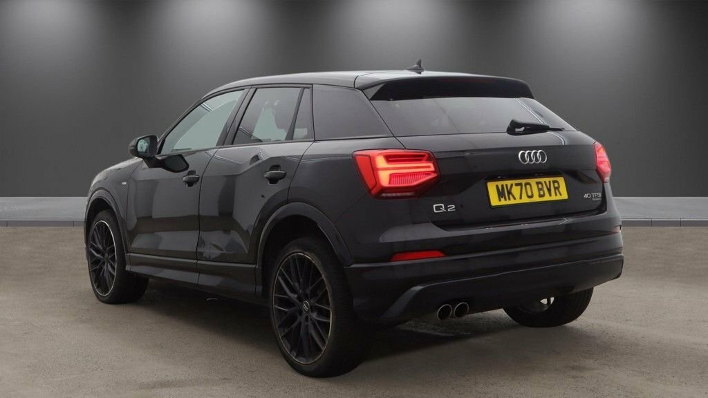 Audi Q2 2L Black Edition Black #3