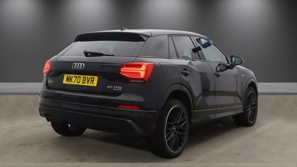 Audi Q2 2L Black Edition Black #4