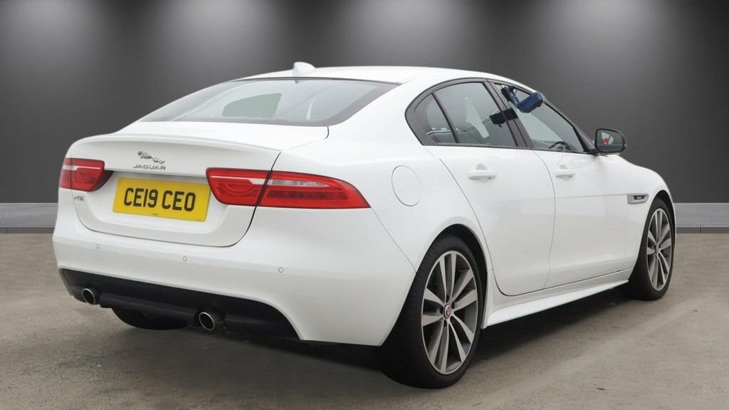 Jaguar XE 2L R-sport White #4