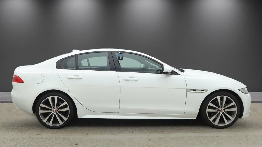 Jaguar XE 2L R-sport White #5
