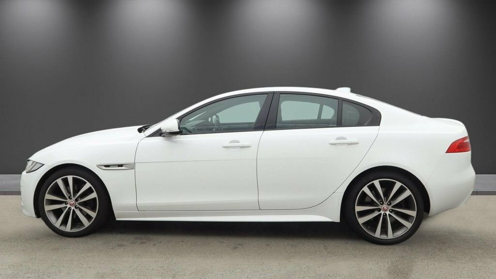Jaguar XE 2L R-sport White #6