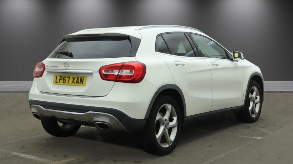 Mercedes-Benz GLA Class 2.1L Sport White #4