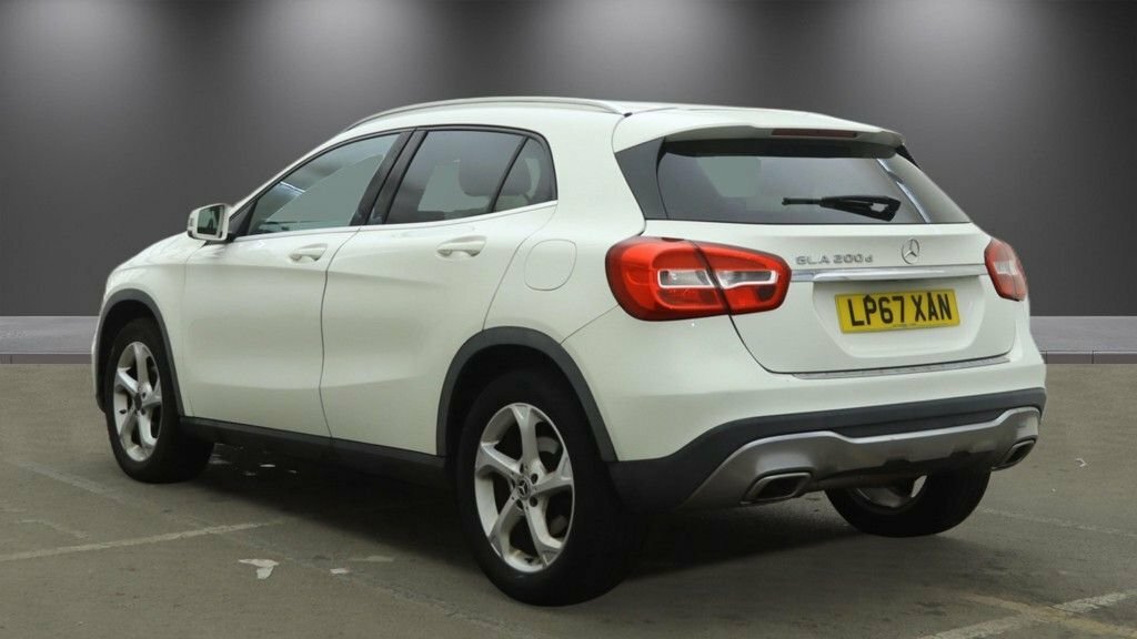 Mercedes-Benz GLA Class 2.1L Sport White #3