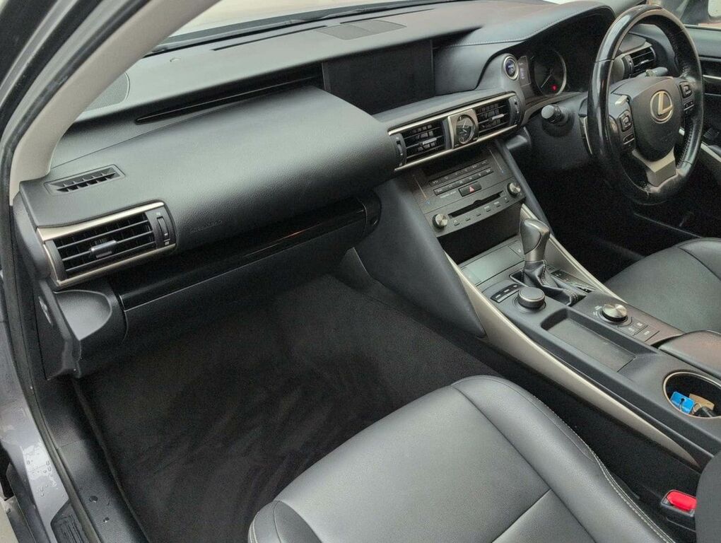 Lexus IS 300H Cvt Comfort Pack Black #32
