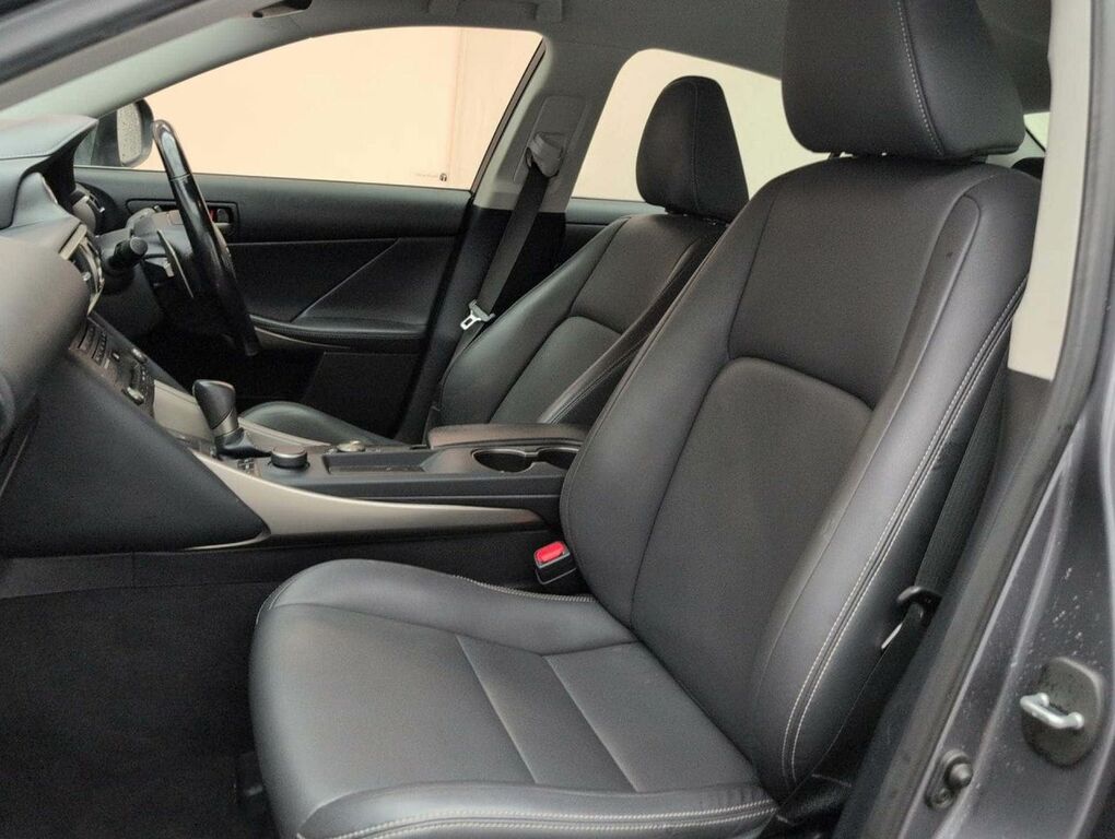 Lexus IS 300H Cvt Comfort Pack Black #31