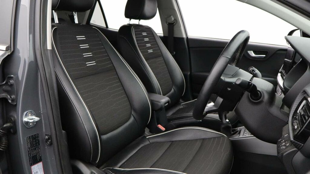Kia Stonic 2 Grey #21