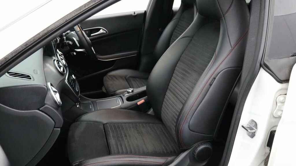 Mercedes-Benz CLA Class Cla 200 Amg Line Night Edition Tip Grey #28