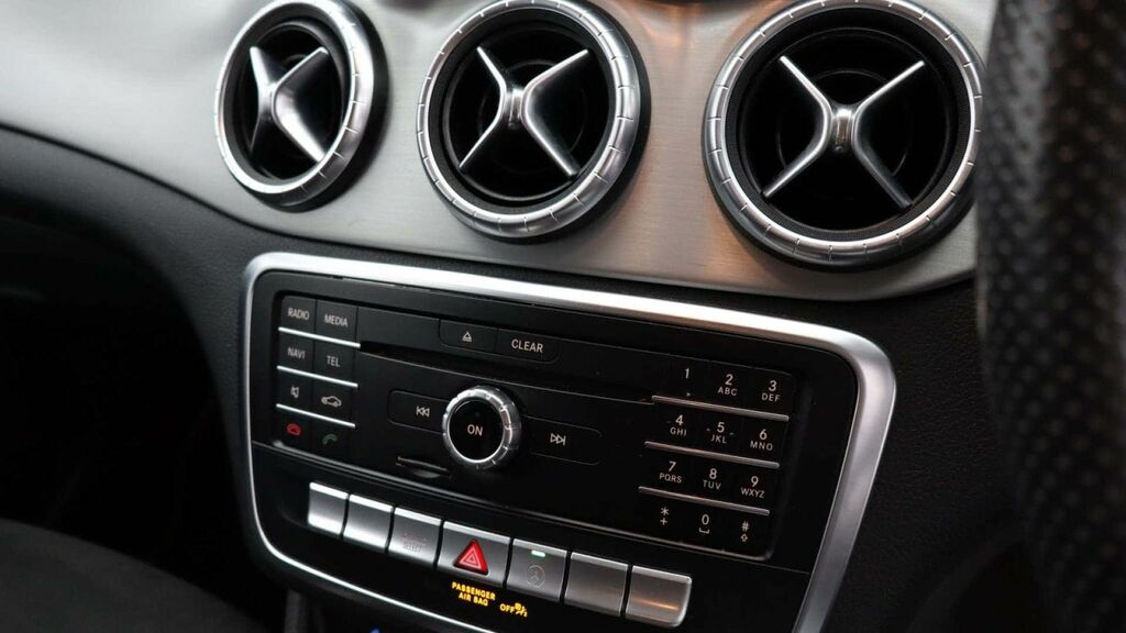 Mercedes-Benz CLA Class Cla 200 Amg Line Night Edition Tip Grey #14