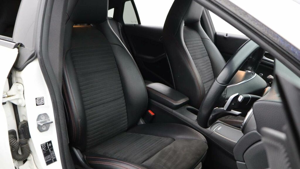 Mercedes-Benz CLA Class Cla 200 Amg Line Night Edition Tip Grey #22