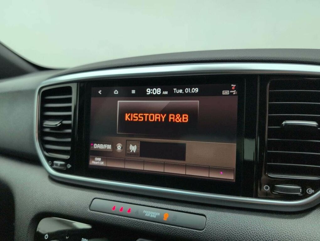 Kia Sportage Crdi Mhev 2 Suv White #13