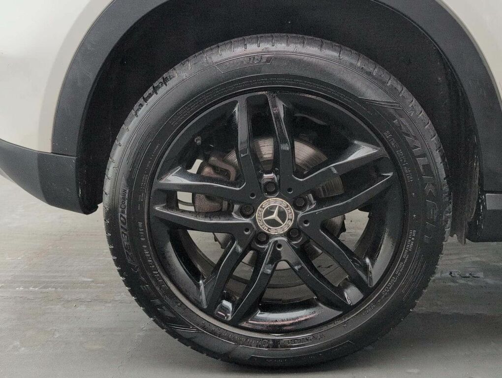 Mercedes-Benz GLA Class White #10
