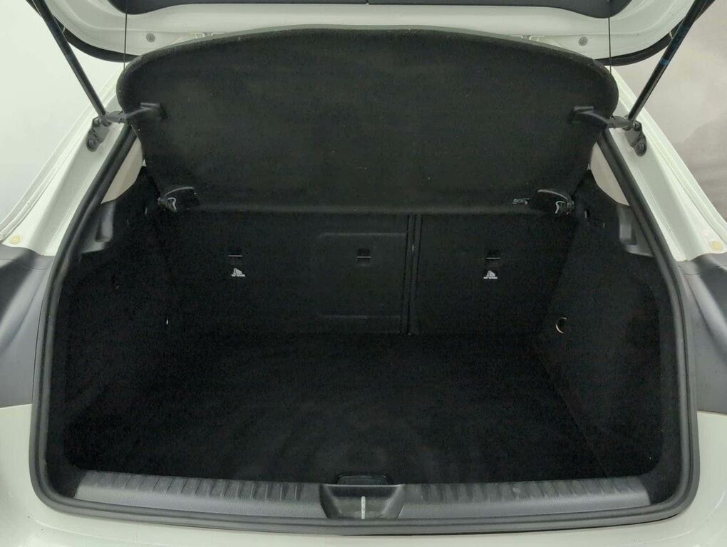 Mercedes-Benz GLA Class White #29